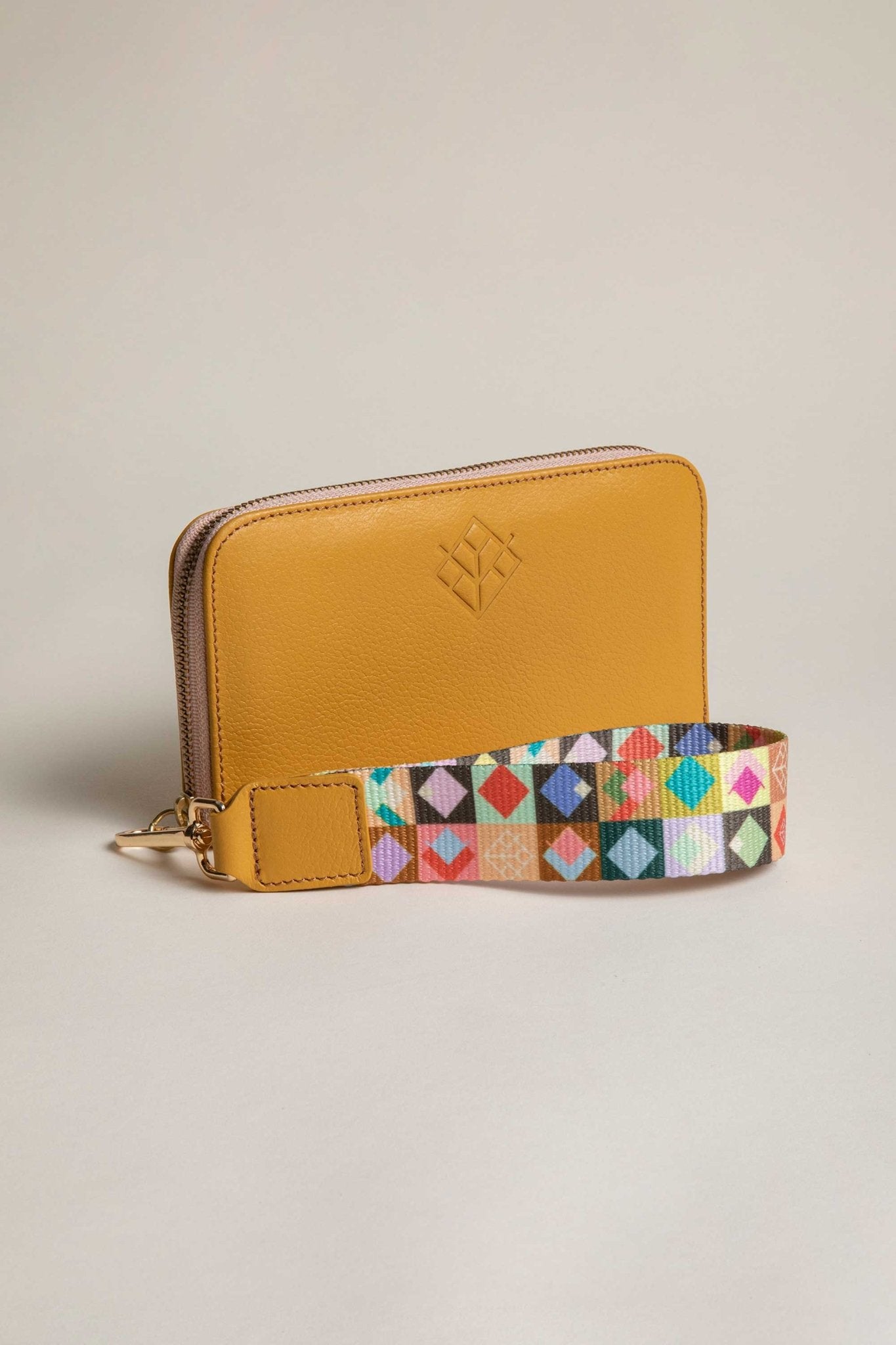 Cartera Mostaza Grande - LOVENOCK