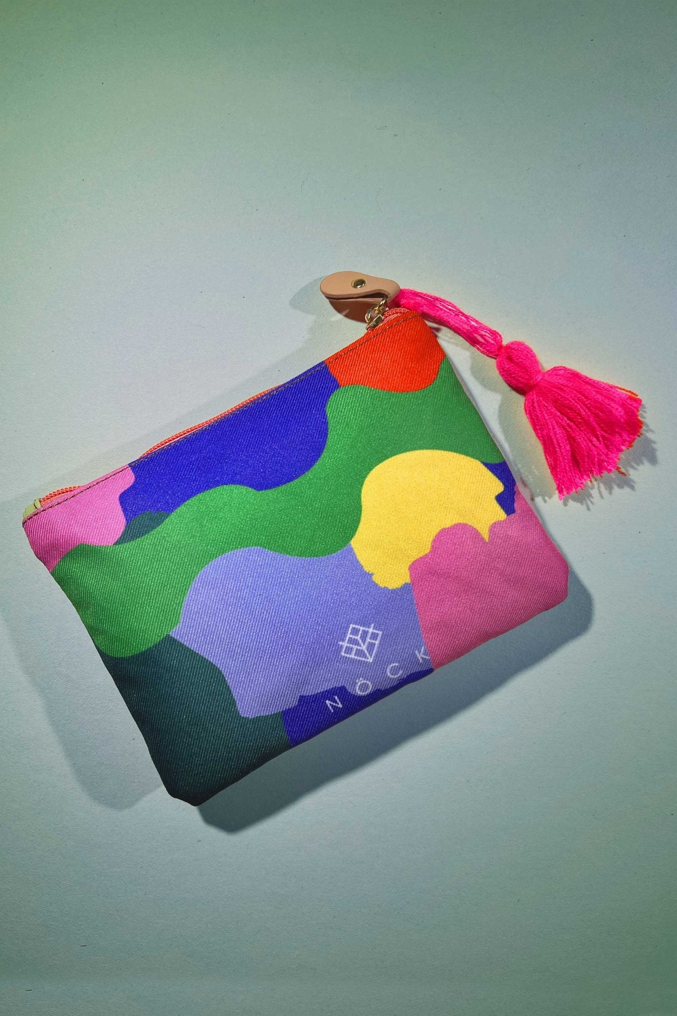 Cosmetiquera Bordada INCLUSIVE LOVE - LOVENOCK