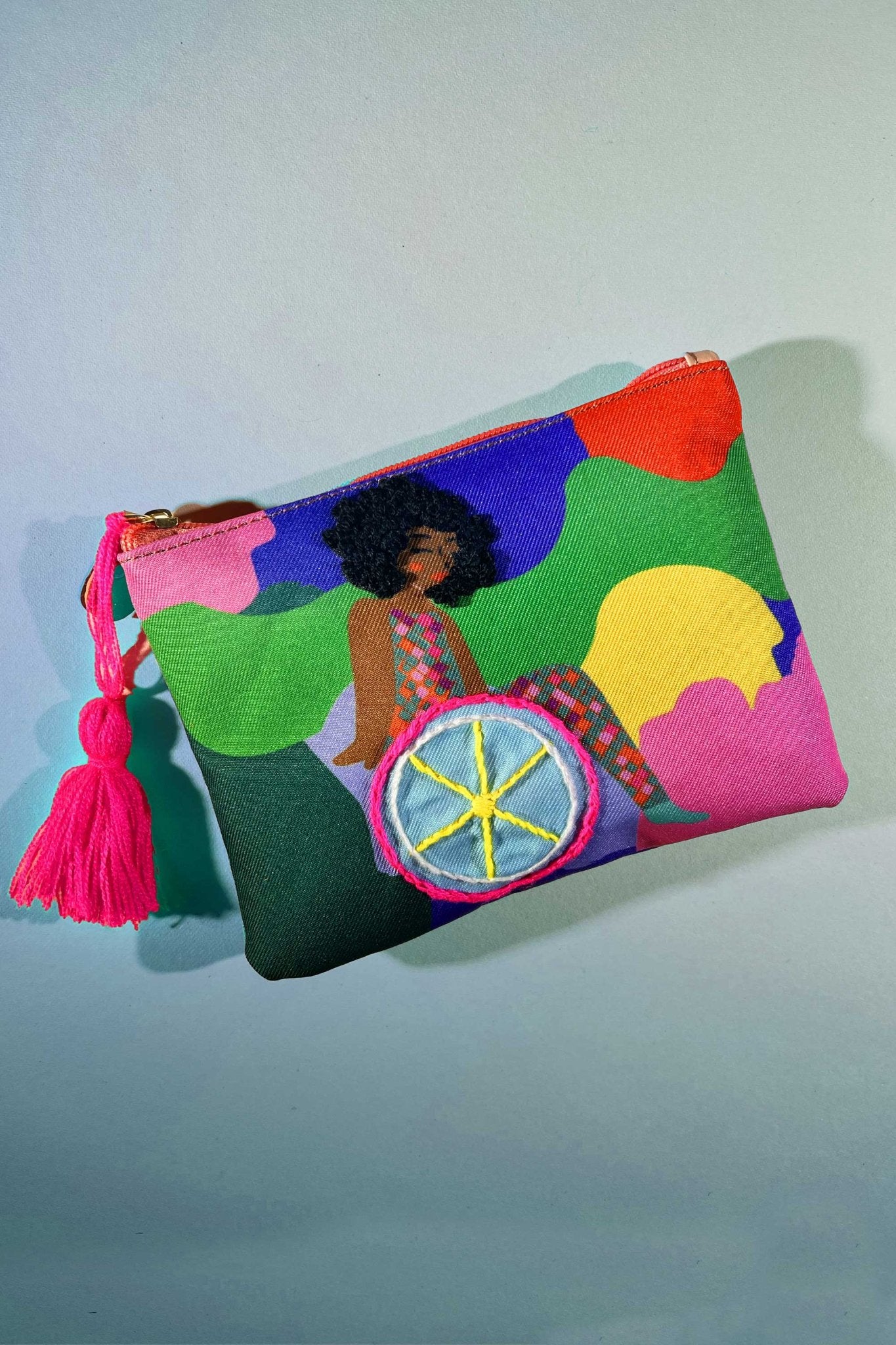 Cosmetiquera Bordada INCLUSIVE LOVE - LOVENOCK