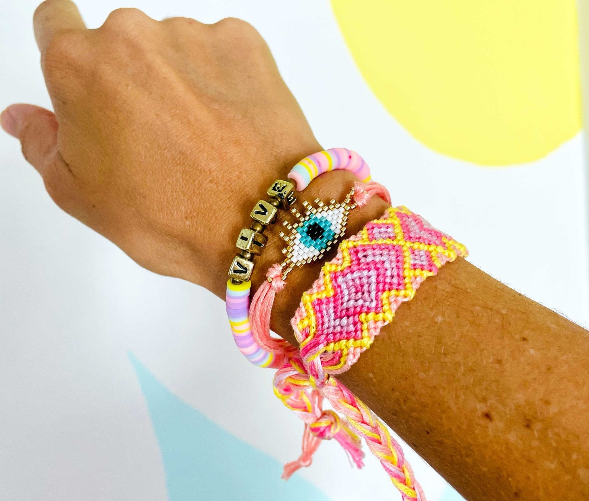Juego 3 pulseras pasteles - LOVENOCK