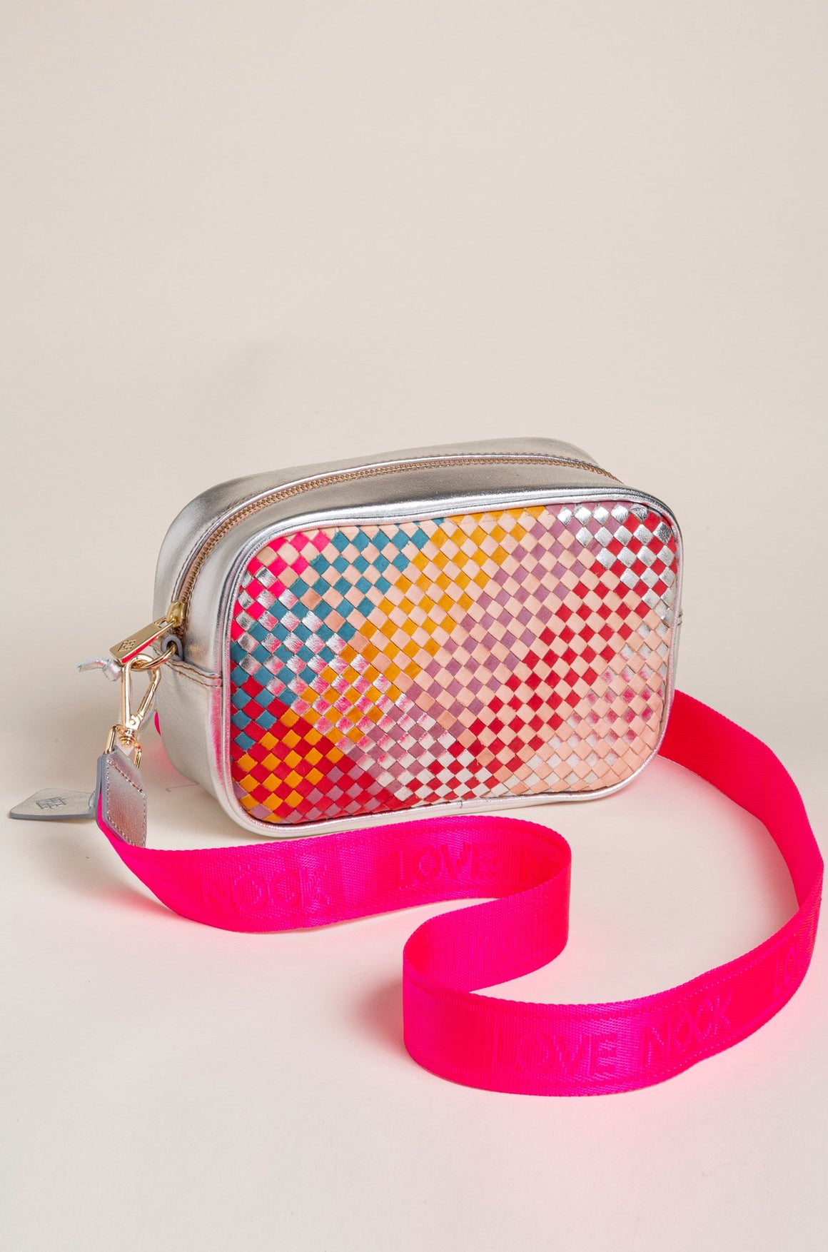 Crossbody Tulum Tejida Metálica Plata