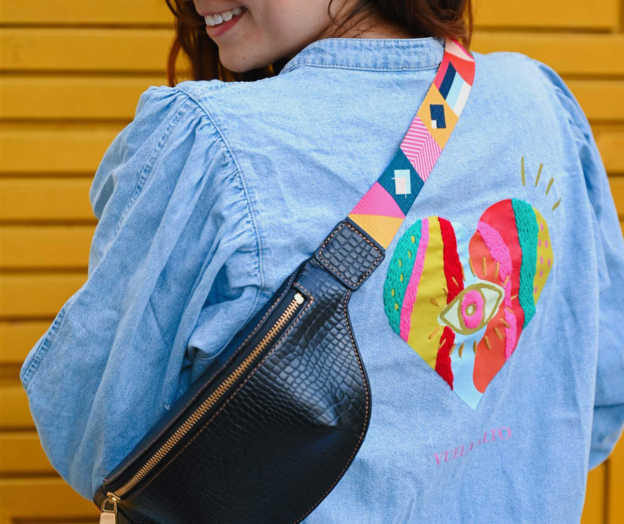 Blusa mezclilla bordada a mano - Vuela alto - LOVENOCK