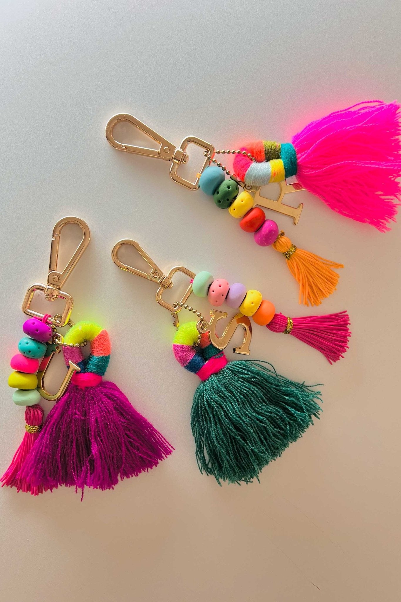 Charm Colorista con Inicial Metálica - Personaliza tu bolso - LOVENOCK