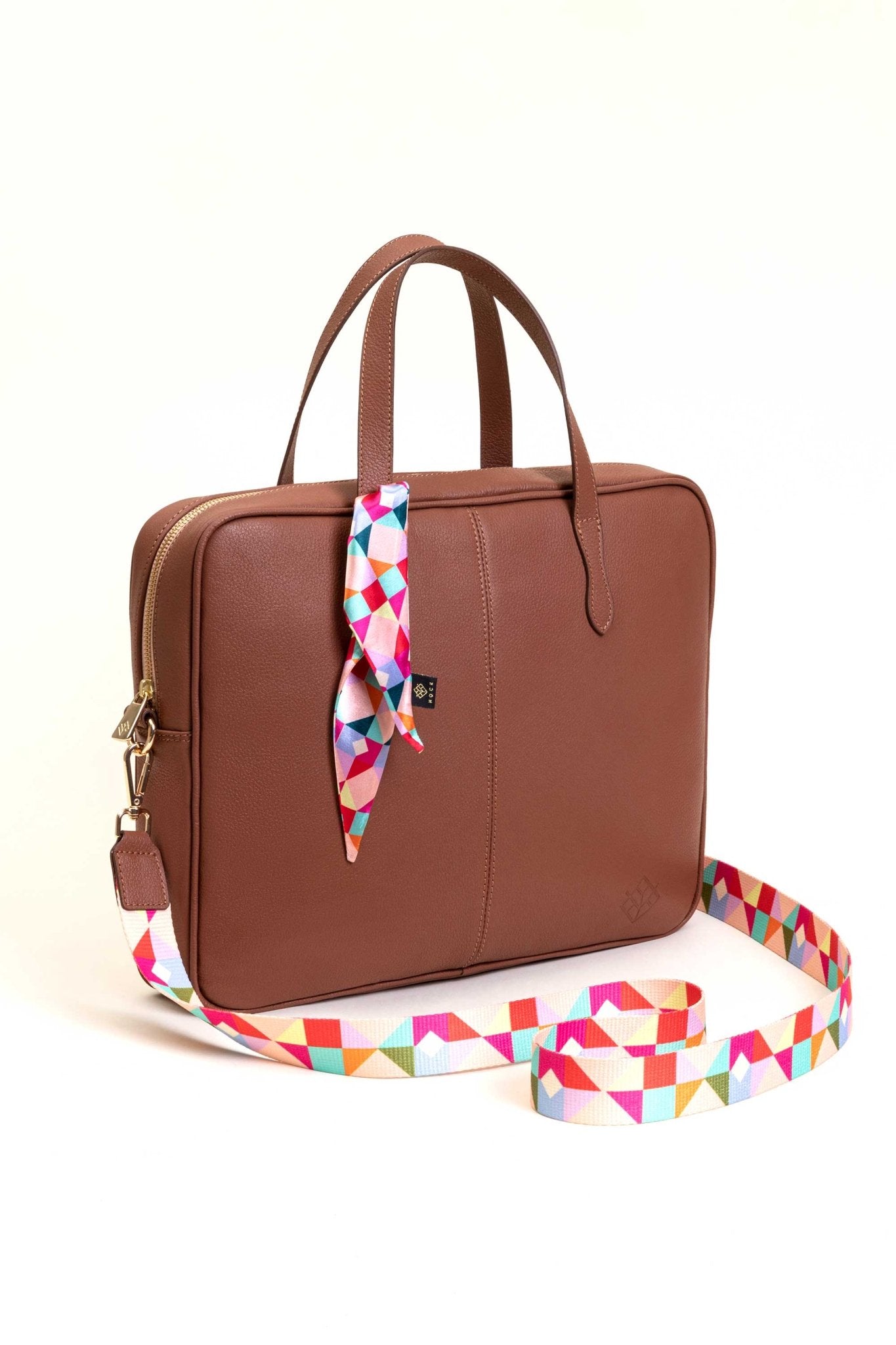 Portafolio Laptop Canela - LOVENOCK