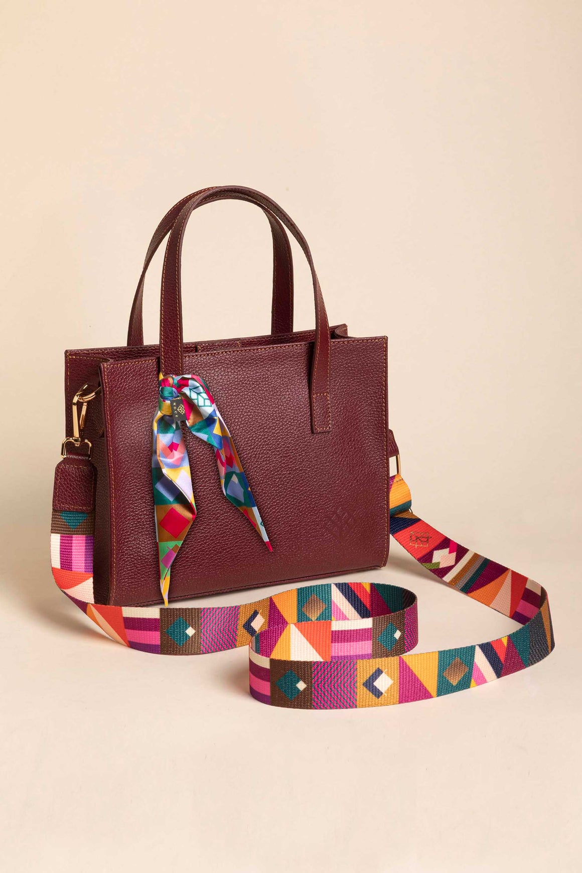 Crossbody Silvana Tinto - Incluye 2 straps y cosmetiquera