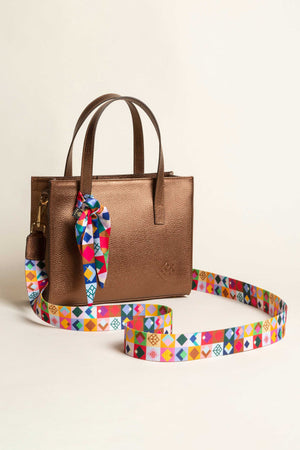 Crossbody Silvana Bronce - Incluye 2 straps y cosmetiquera