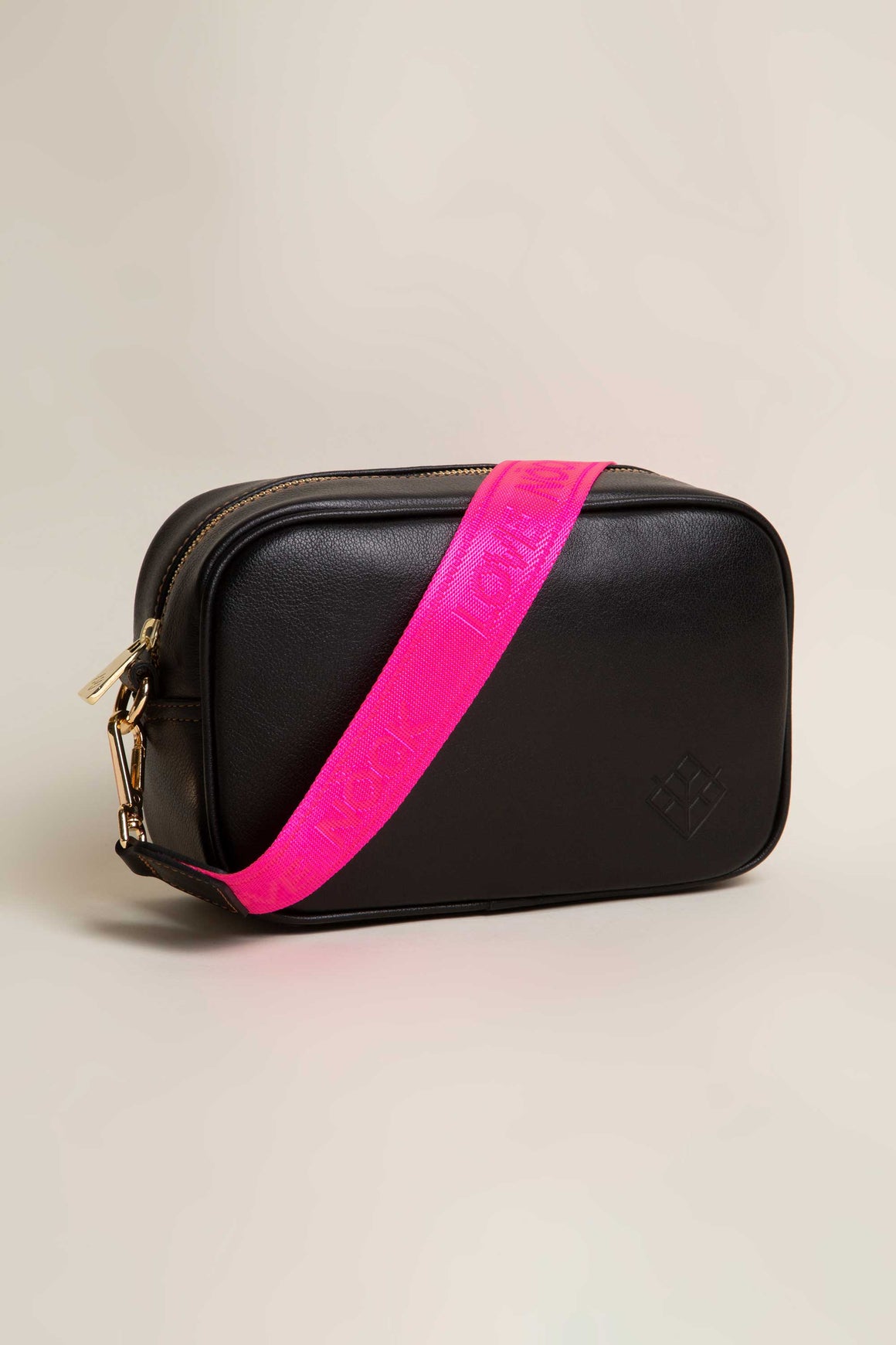 Crossbody Tulum Negro Monogram 2.0 - Doble Correa